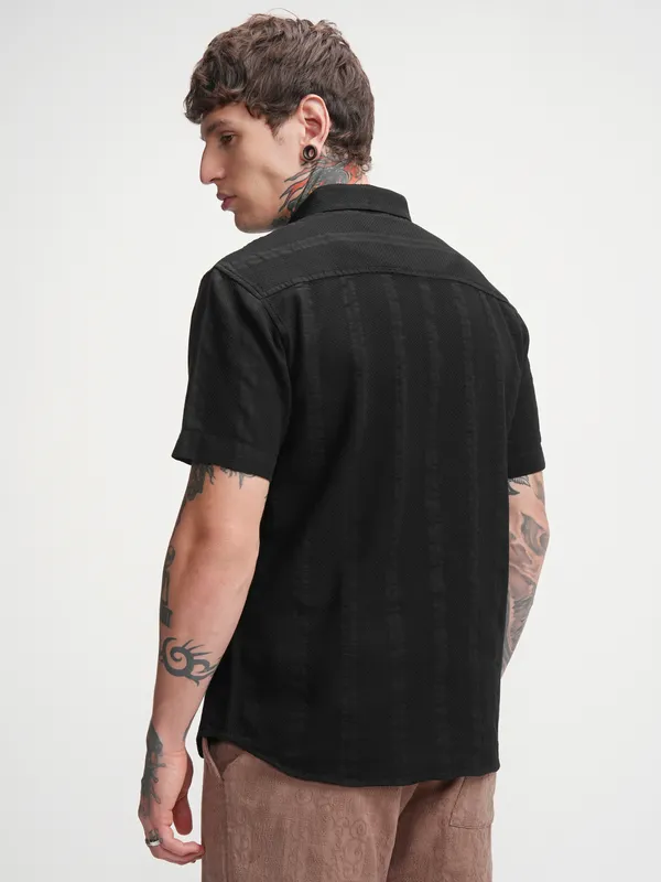 Highlander Men Black Self Design Relaxed Fit Casual Shirt