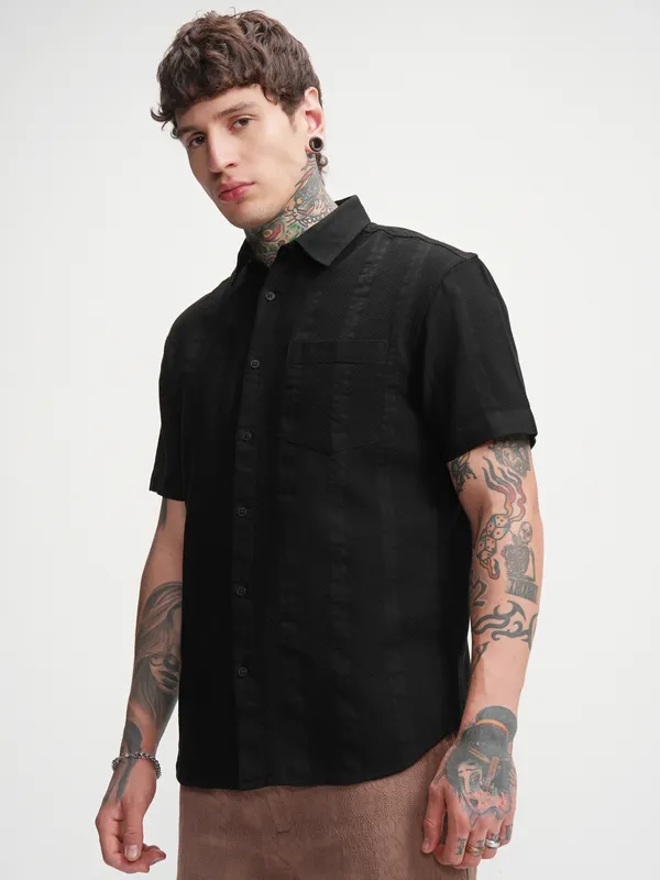 Highlander Men Black Self Design Relaxed Fit Casual Shirt