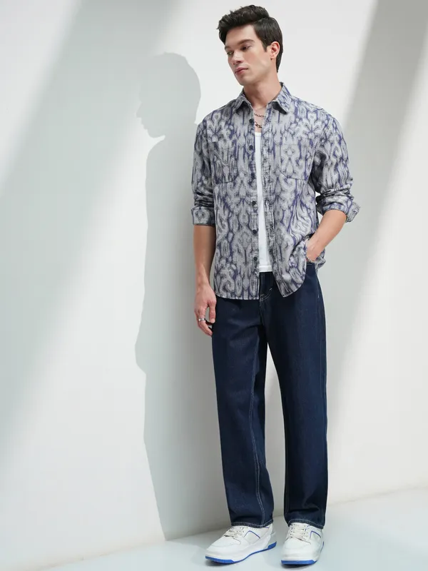 Men Relaxed Fit Casual Shirt