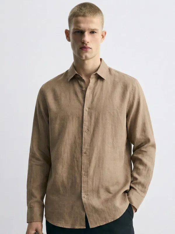 Highlander Men Khaki Solid Relaxed Fit Casual Shirt