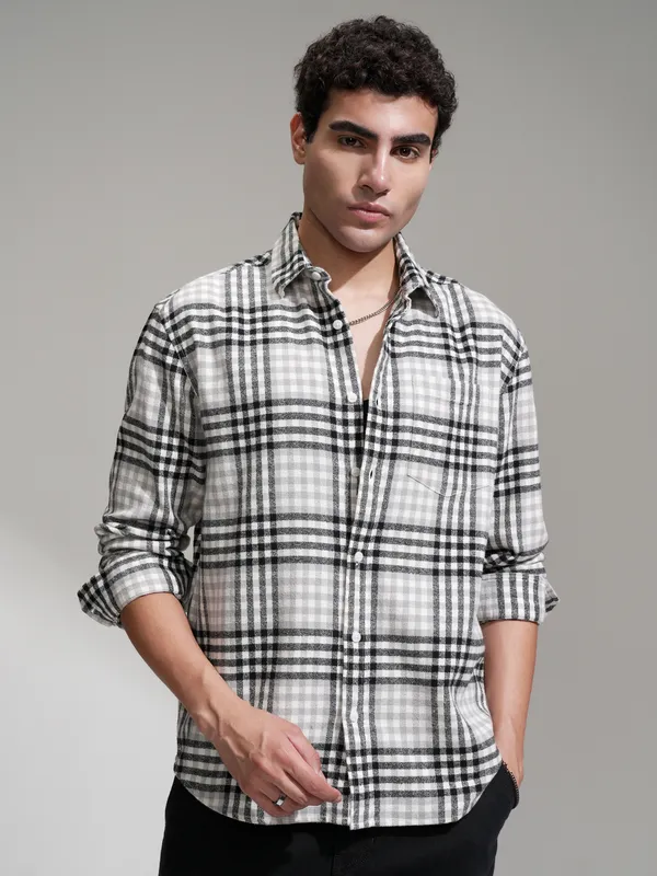 Men Relaxed Fit Casual Shirt