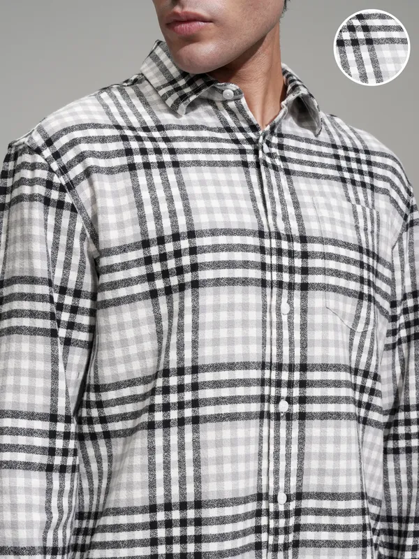 Highlander Men Grey Checked Relaxed Fit Casual Shirt