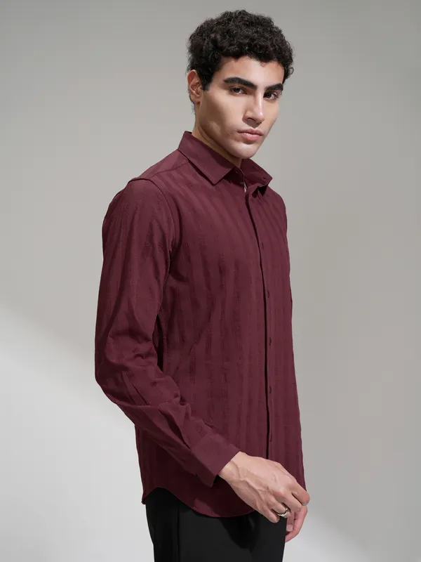 Highlander Men Maroon Self Design Slim Fit Casual Shirt