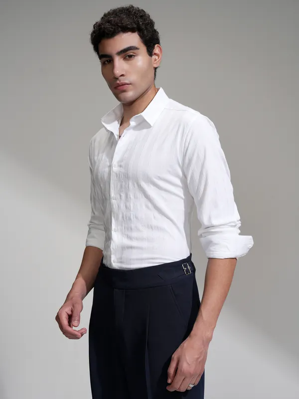 Highlander Men White Self Design Slim Fit Casual Shirt