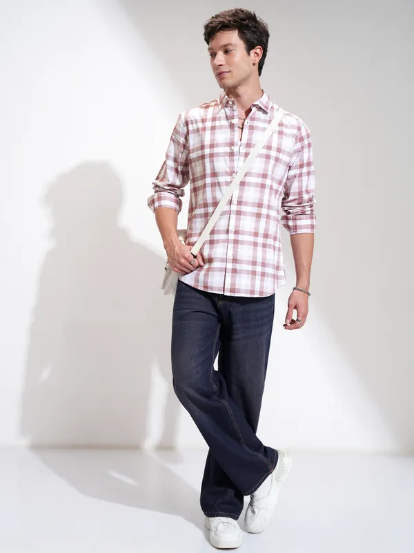 Highlander Men Maroon Checked Slim Fit Casual Shirt