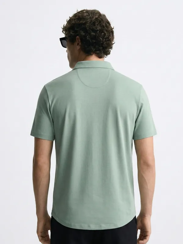 Highlander Men Green Solid Slim Fit Casual Shirt