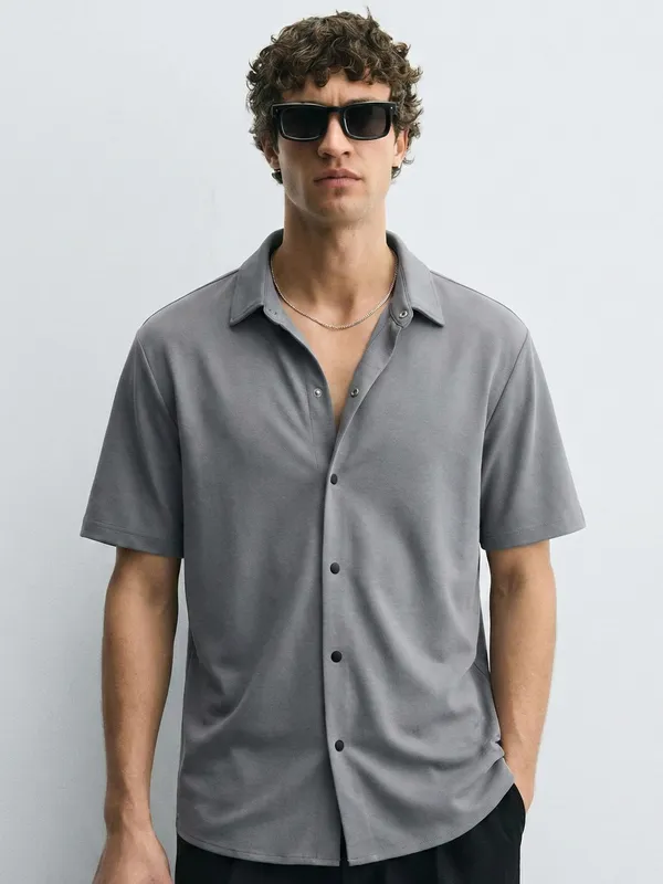 Highlander Men Grey Self Design Slim Fit Casual Shirt
