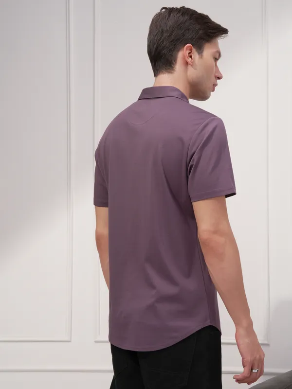 Highlander Men Purple Solid Slim Fit Casual Shirt