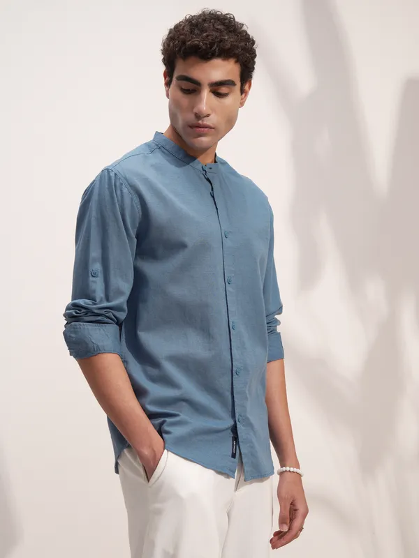 Highlander Men Blue Solid Relaxed Fit Casual Shirt