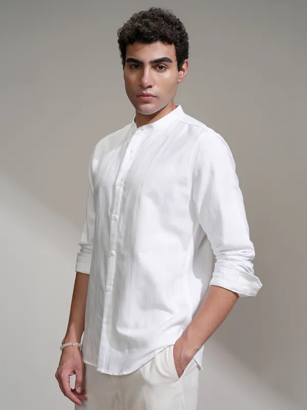 Highlander Men White Self Design Slim Fit Casual Shirt