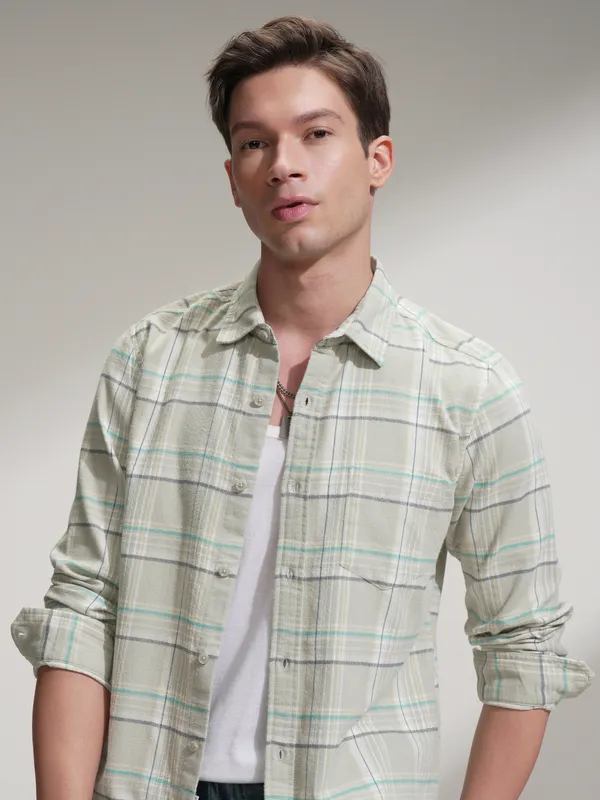 Highlander Men Teal Checked Slim Fit Casual Shirt