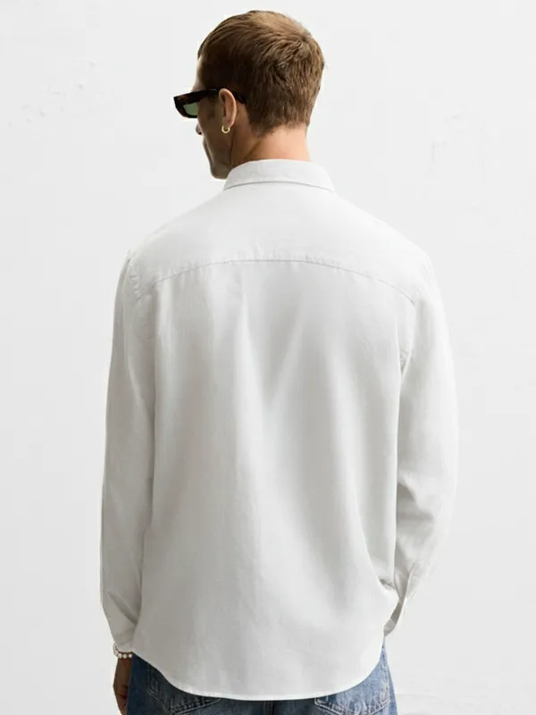 Highlander Men White Self Design Relaxed Fit Casual Shirt