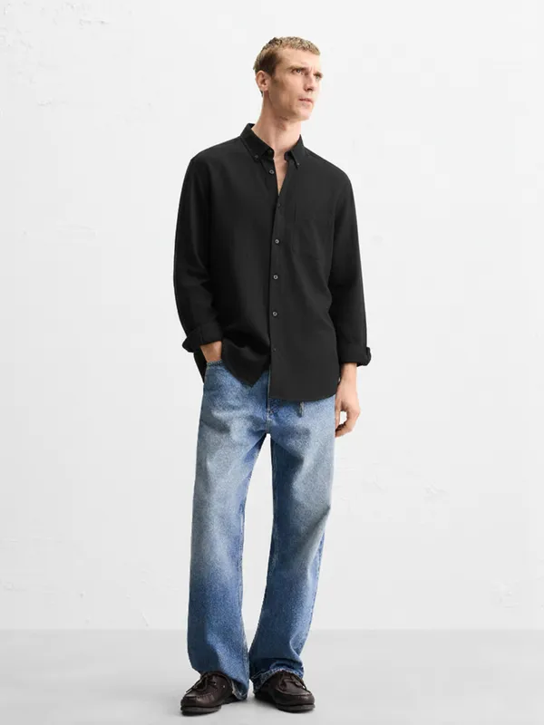 Highlander Men Black Self Design Relaxed Fit Casual Shirt