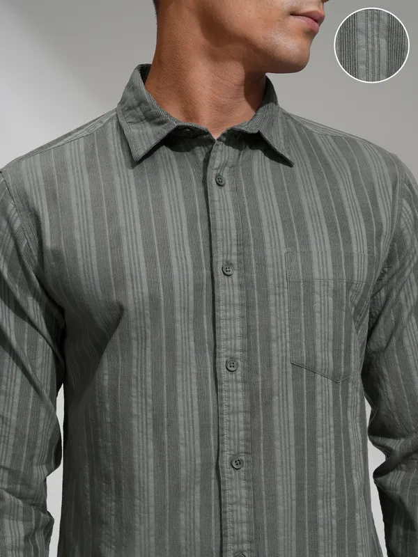 Highlander Men Grey Slim Fit Striped Casual Shirt