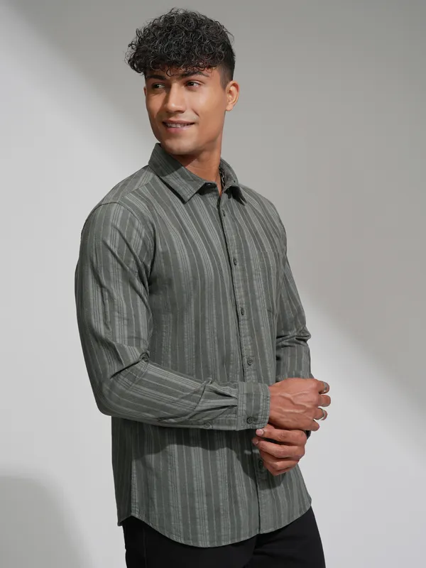 Highlander Men Grey Slim Fit Striped Casual Shirt