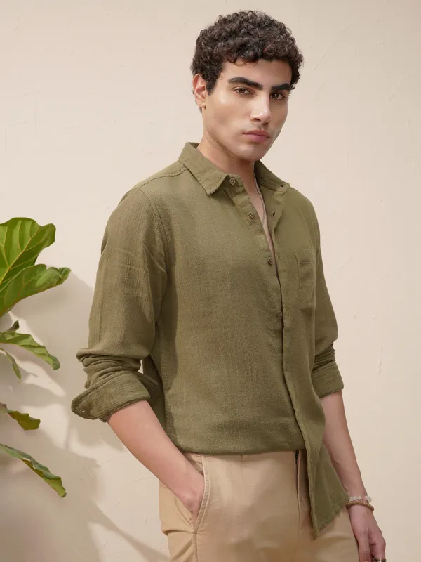 Highlander Men Olive Self Design Slim Fit Casual Shirt