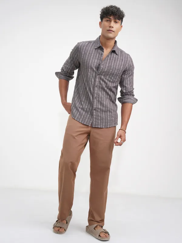 Highlander Men Lavender Striped Slim Fit Casual Shirt