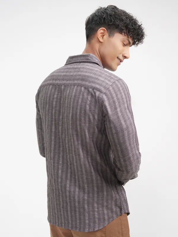 Highlander Men Lavender Striped Slim Fit Casual Shirt