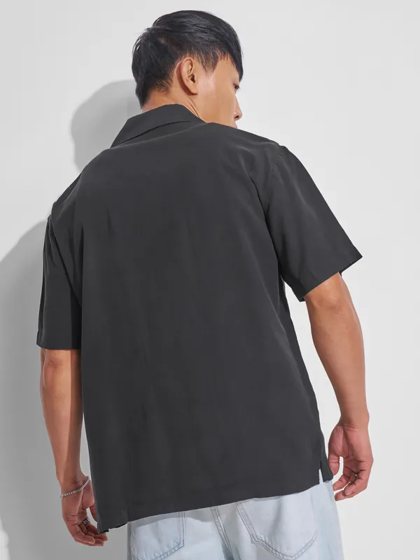 Highlander Men Black Solid Relaxed Fit Casual Shirt