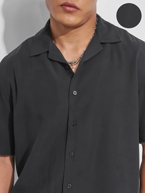 Highlander Men Black Solid Relaxed Fit Casual Shirt