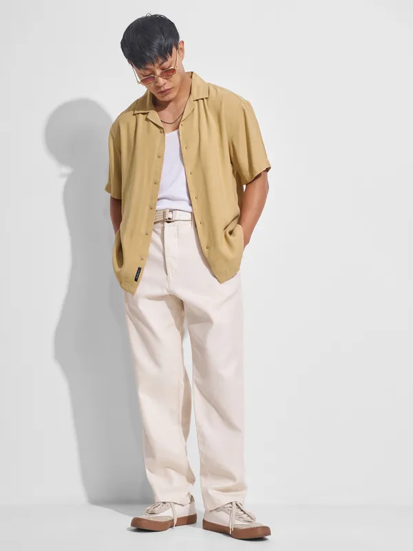 Highlander Men Mustard Solid Relaxed Fit Casual Shirt