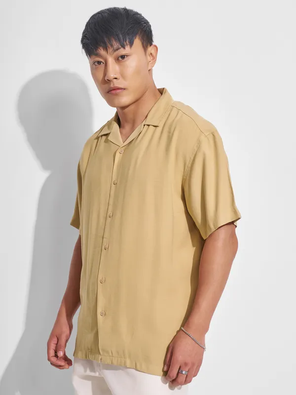 Highlander Men Mustard Solid Relaxed Fit Casual Shirt