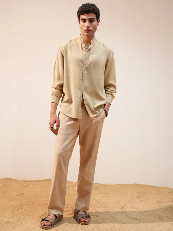 Highlander Men Khaki Self Design Relaxed Fit Casual Shirt