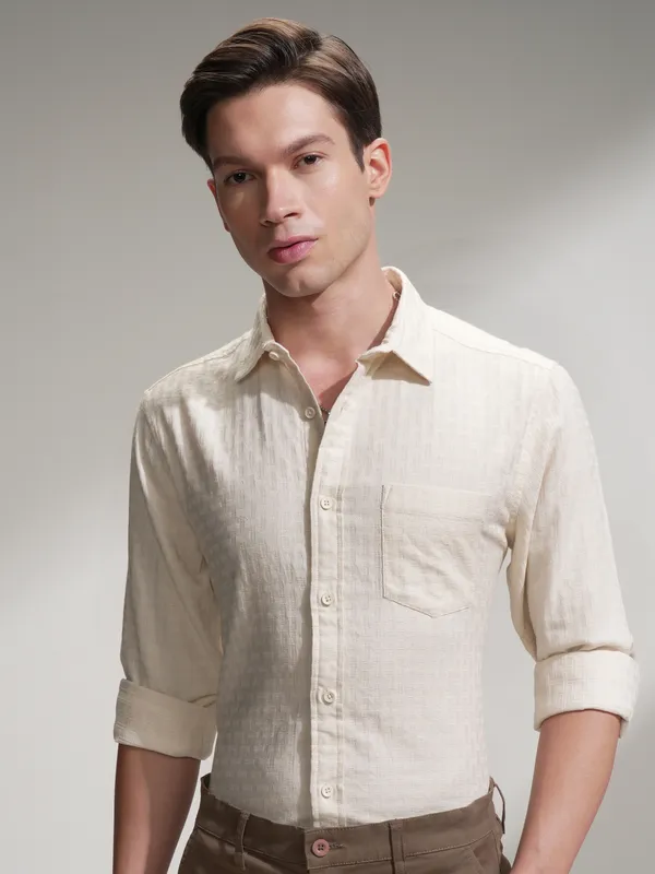 Highlander Men Off White Self Design Slim Fit Casual Shirt