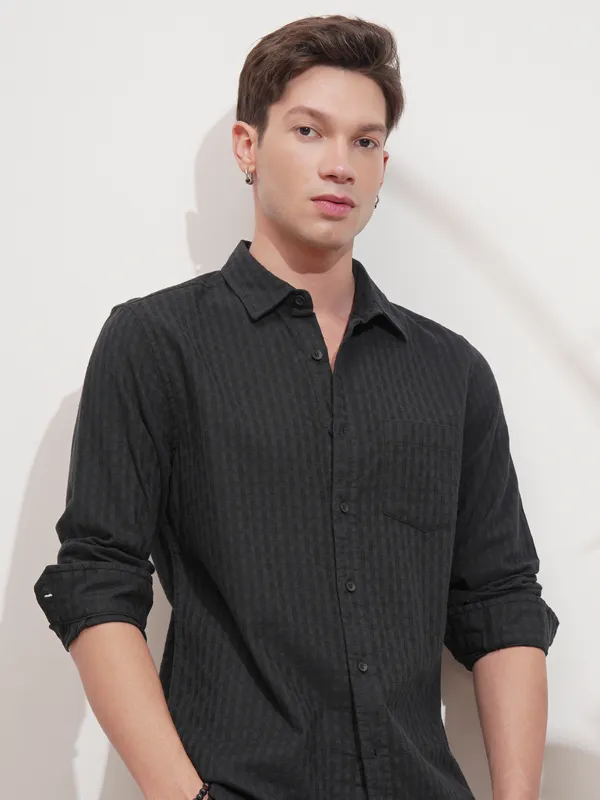 Highlander Men Black Striped Slim Fit Casual Shirt