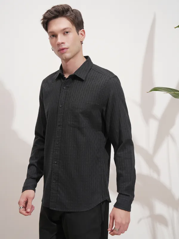 Highlander Men Black Striped Slim Fit Casual Shirt