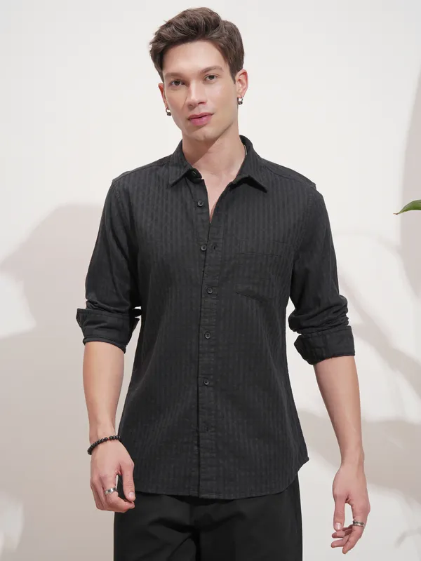 Highlander Men Black Striped Slim Fit Casual Shirt