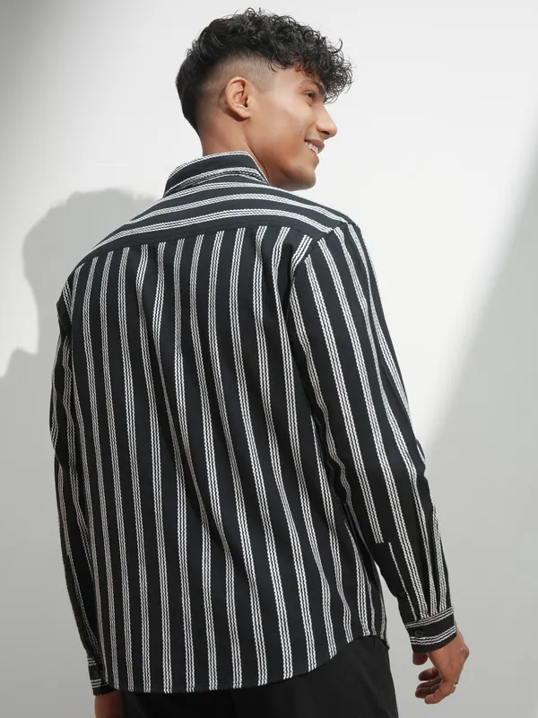 Highlander Men Black Striped Relaxed Fit Casual Shirt