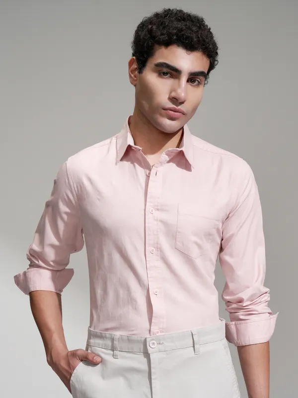 Highlander Men Pink Self Design Slim Fit Casual Shirt