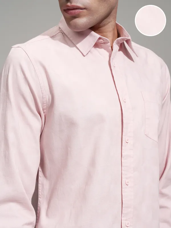 Highlander Men Pink Self Design Slim Fit Casual Shirt