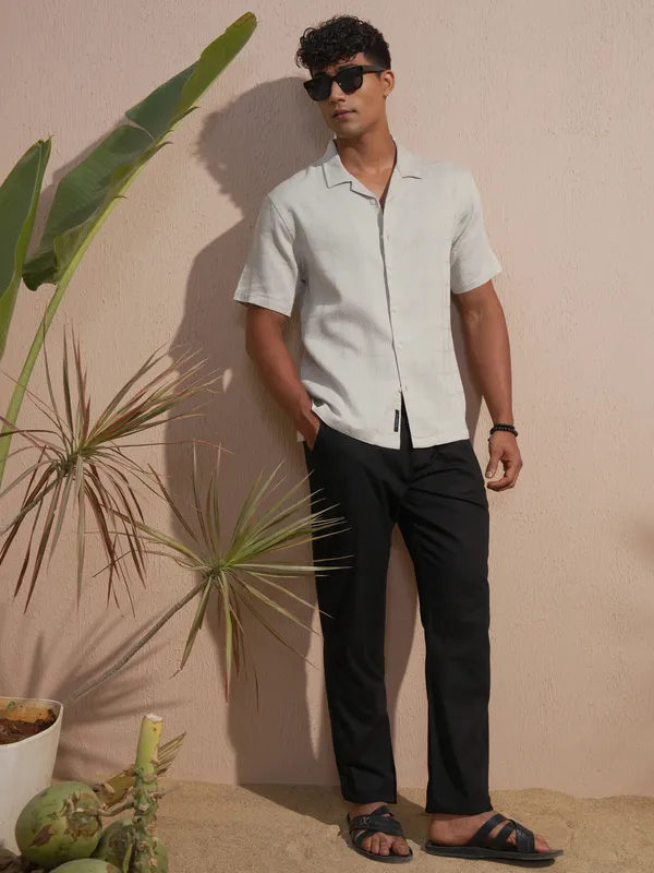 Highlander Men Grey Self Design Relaxed Fit Casual Shirt