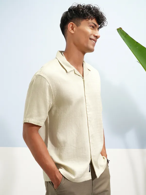 Highlander Men Beige Self Design Relaxed Fit Casual Shirt