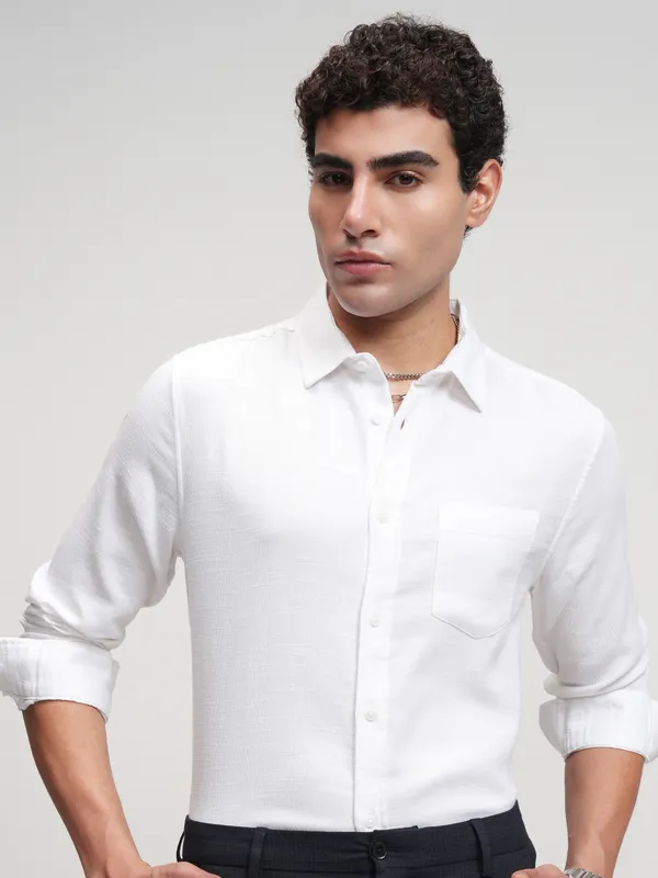 Highlander Men White Self Design Slim Fit Casual Shirt