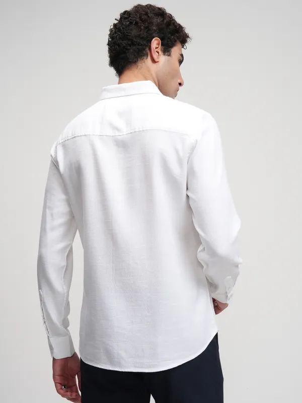 Highlander Men White Self Design Slim Fit Casual Shirt