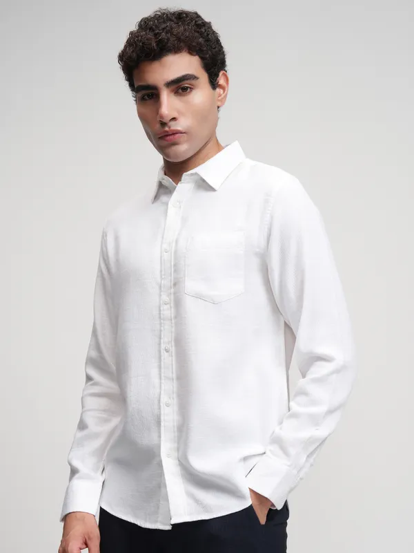 Highlander Men White Self Design Slim Fit Casual Shirt