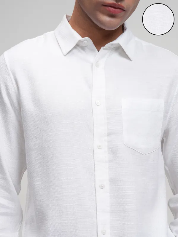 Highlander Men White Self Design Slim Fit Casual Shirt