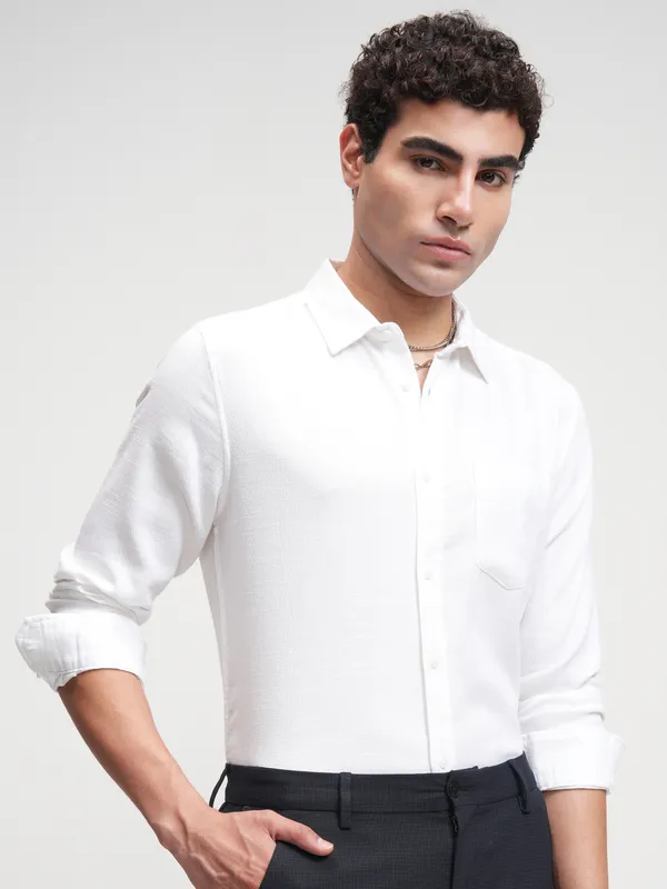 Highlander Men White Self Design Slim Fit Casual Shirt