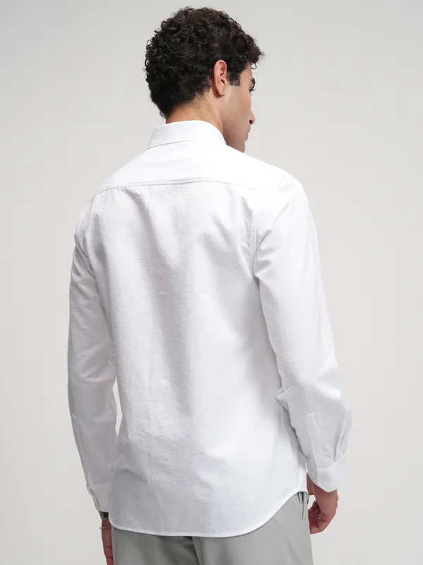 Highlander Men White Self Design Slim Fit Casual Shirt
