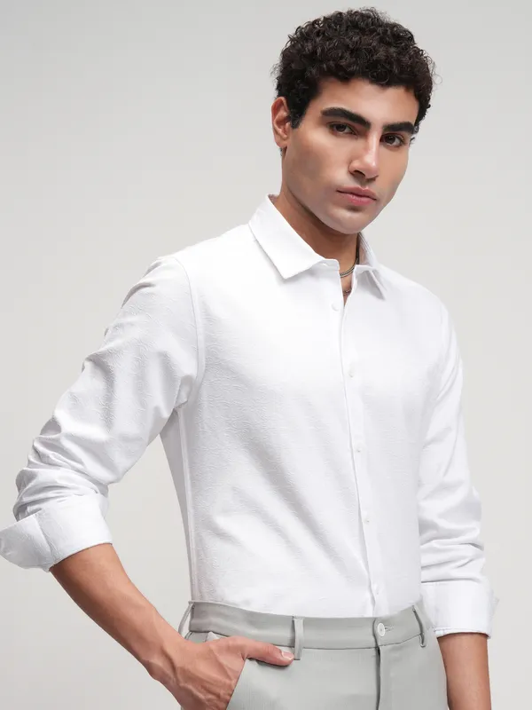 Highlander Men White Self Design Slim Fit Casual Shirt