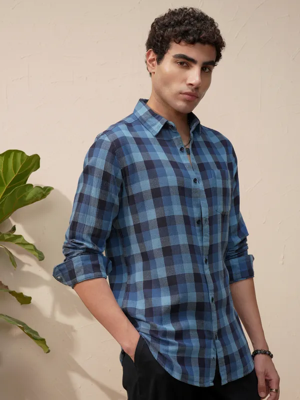 Highlander Men Blue Checked Slim Fit Casual Shirt