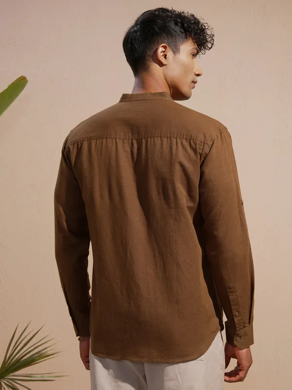 Highlander Men Brown Solid Relaxed Fit Casual Shirt