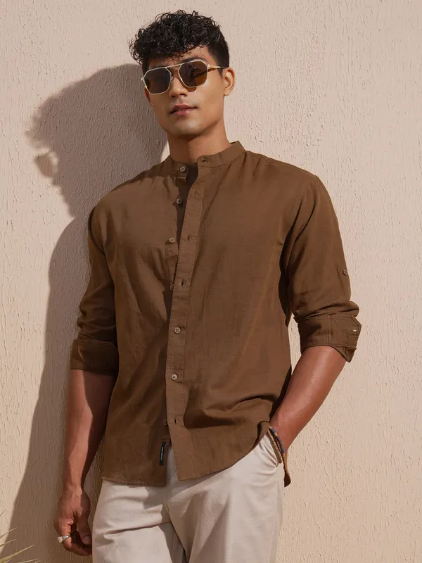 Highlander Men Brown Solid Relaxed Fit Casual Shirt