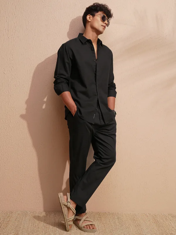 Men Relaxed Fit Casual Shirt