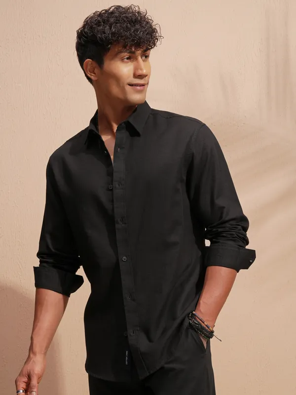 Men Relaxed Fit Casual Shirt