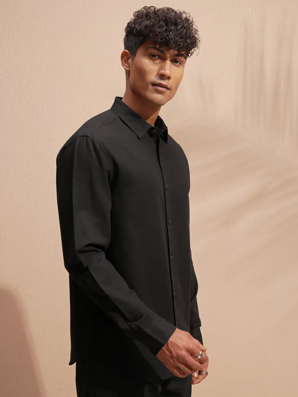 Men Relaxed Fit Casual Shirt