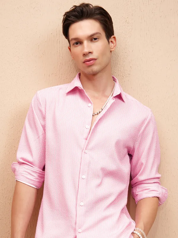 Highlander Men Pink Striped Slim Fit Casual Shirt